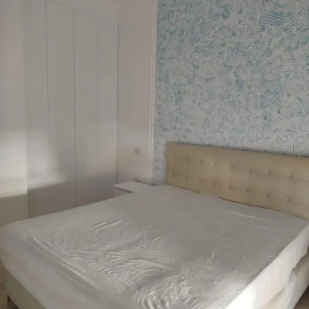 Durres Apartaments * Дуррес