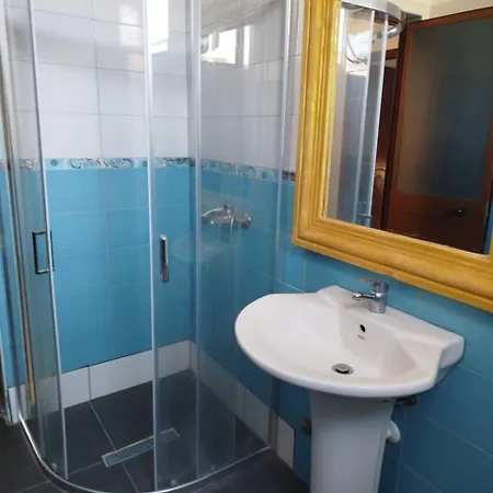 Durres Apartaments * Дуррес